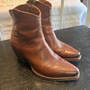 Women’s Size 6, Tecovas - The Daisy Classic Zip Bootie